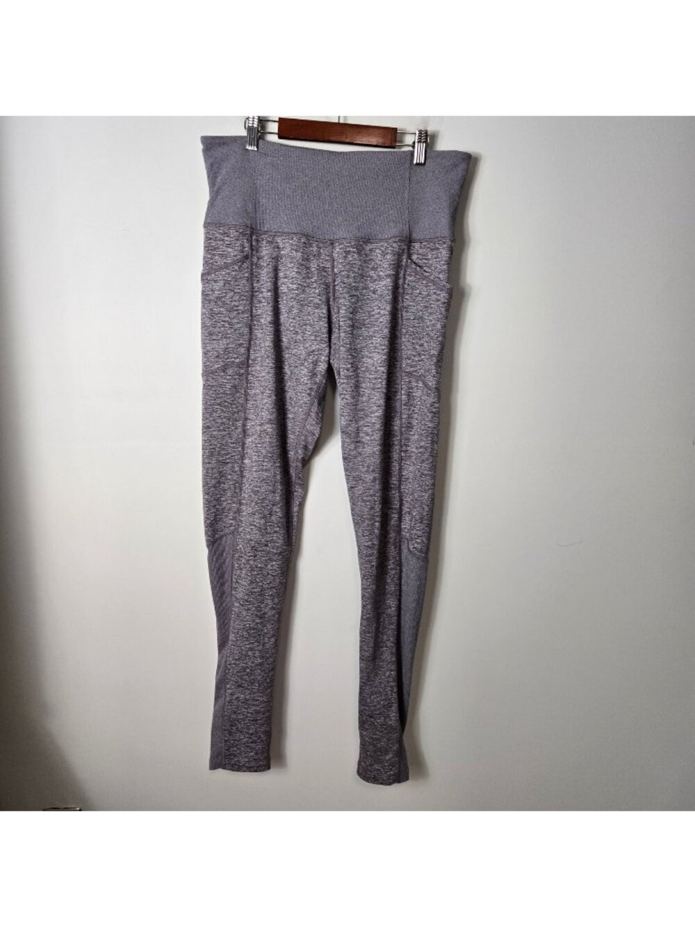 Athleta Size 1X Exhale Heel Tight Yoga Leggings Thigh Pockets Heathered Purple
